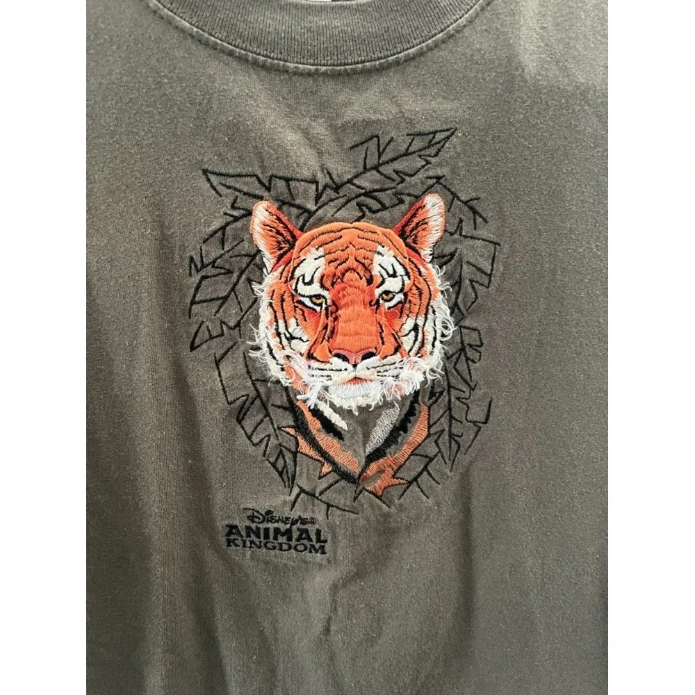 Vintage Disney Animal Kingdom Embroidered Tiger Brown T-Shirt XL